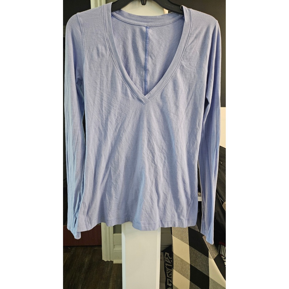 Lululemon Let Be V Neck Long Sleeve Top Blue Micro Stripe Back Pleat Womens sz S